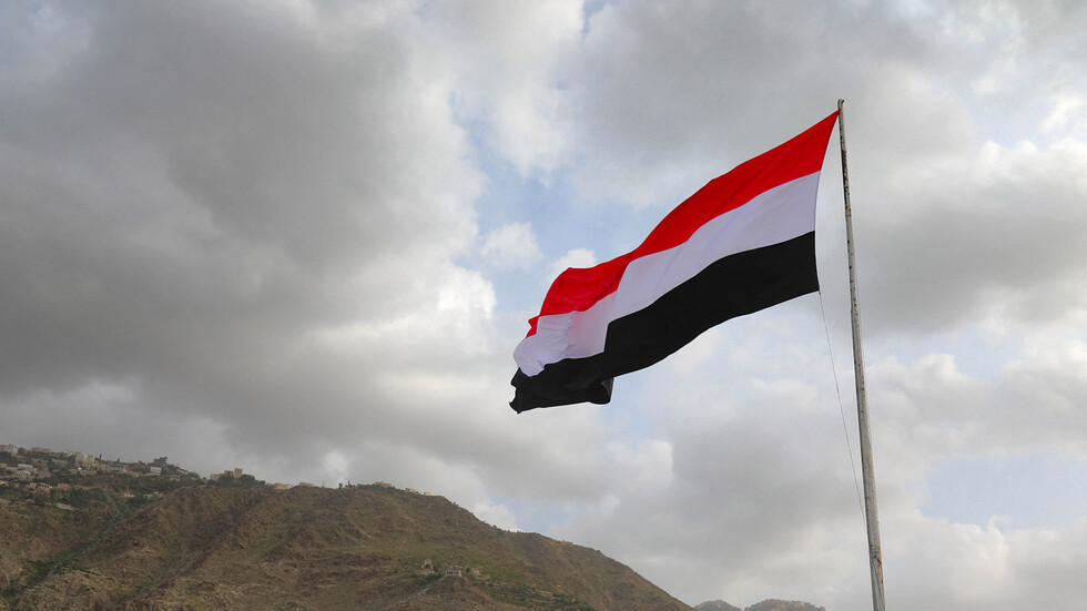 مراسلنا: قتلى وجرحى بقصف صاروخي حوثي على مأرب