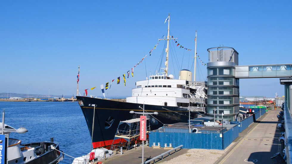 بريطانيا تتخلى عن بناء يخت ملكي جديد بسبب النزاع في أوكرانيا