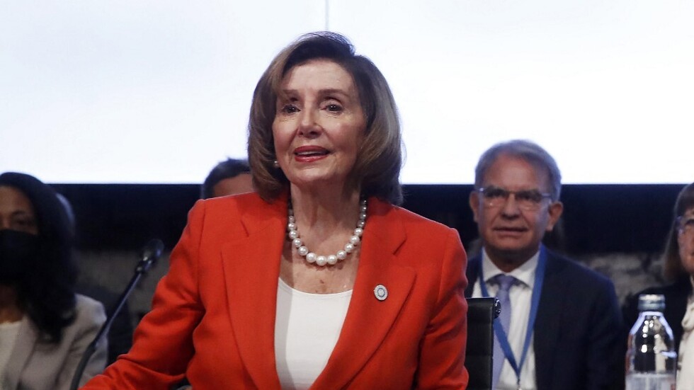 بيلوسي متفائلة بشأن وضع الديمقراطيين في انتخابات التجديد النصفي