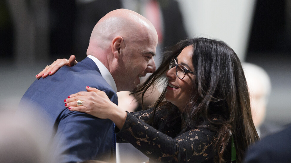 اللبنانية لينا الأشقر زوجة رئيس الفيفا توجه رسالة خاصة للجزائريين قبل المونديال (فيديو)