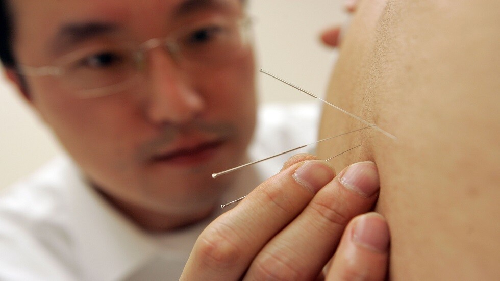 طبيبة روسية تكشف عواقب الوخز بالإبر