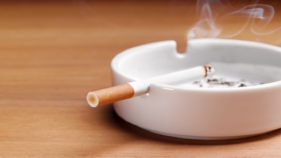 العلماء يحذرون من خطر "غير متوقع" للدخان من جهة ثالثة!