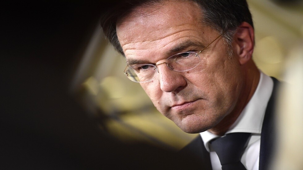 وسط توتر قضية الهجرة.. رئيس وزراء هولندا يبحث مع حزبه تشريعات جديدة