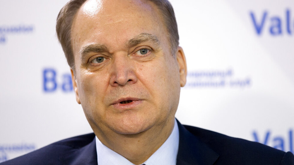 أنتونوف: الخارجية الأمريكية قد تمنع الدبلوماسيين الروس من مغادرة واشنطن