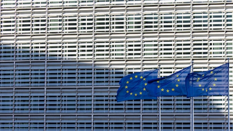 "بلومبرغ": هنغاريا ستمنع تسليم 18 مليار يورو لزيلينسكي