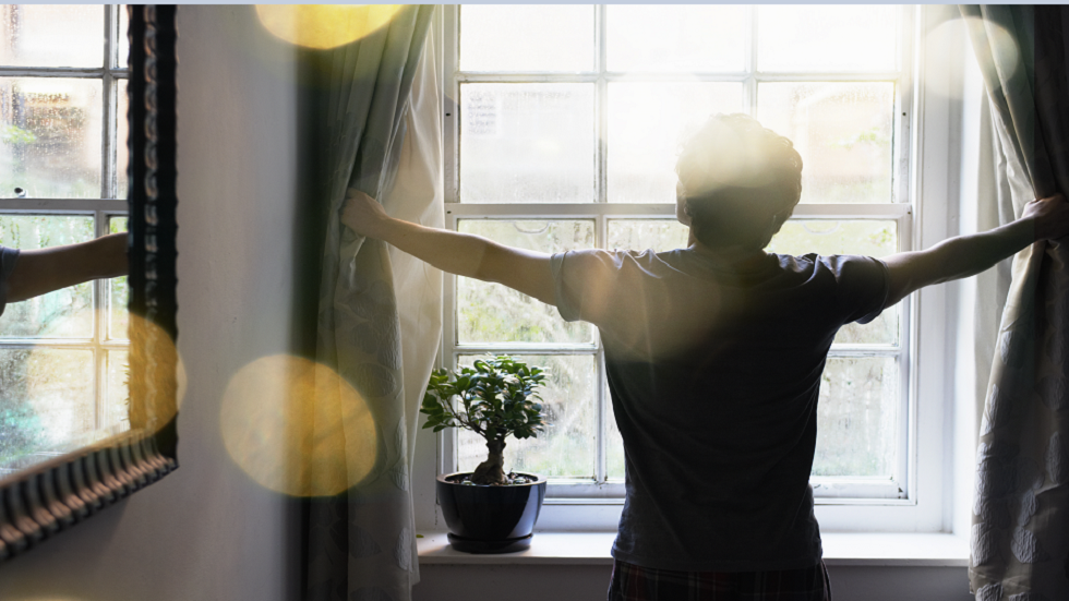 ثلاث علامات تحذيرية عند 