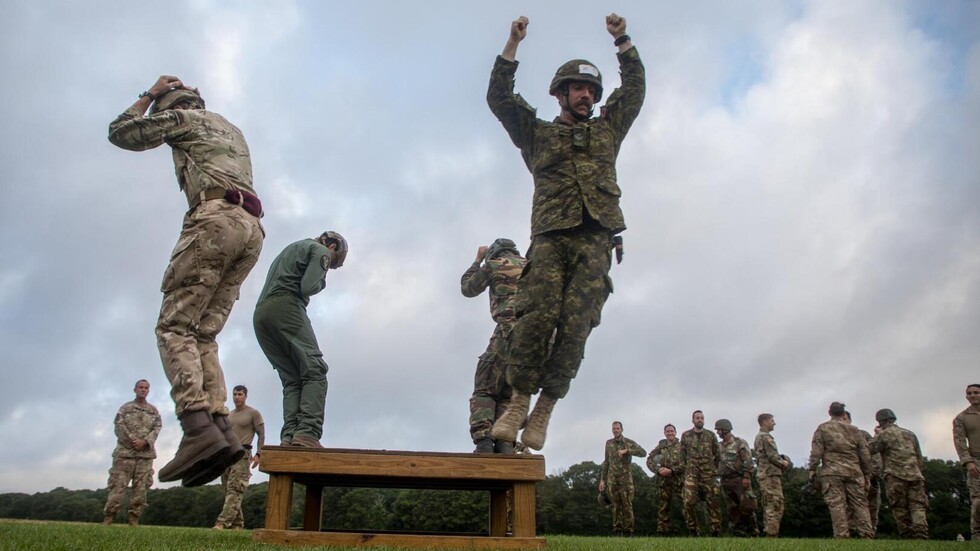 هولندا ترسل ما بين 50 و100 عسكري للمشاركة في بعثة تدريب القوات الأوكرانية