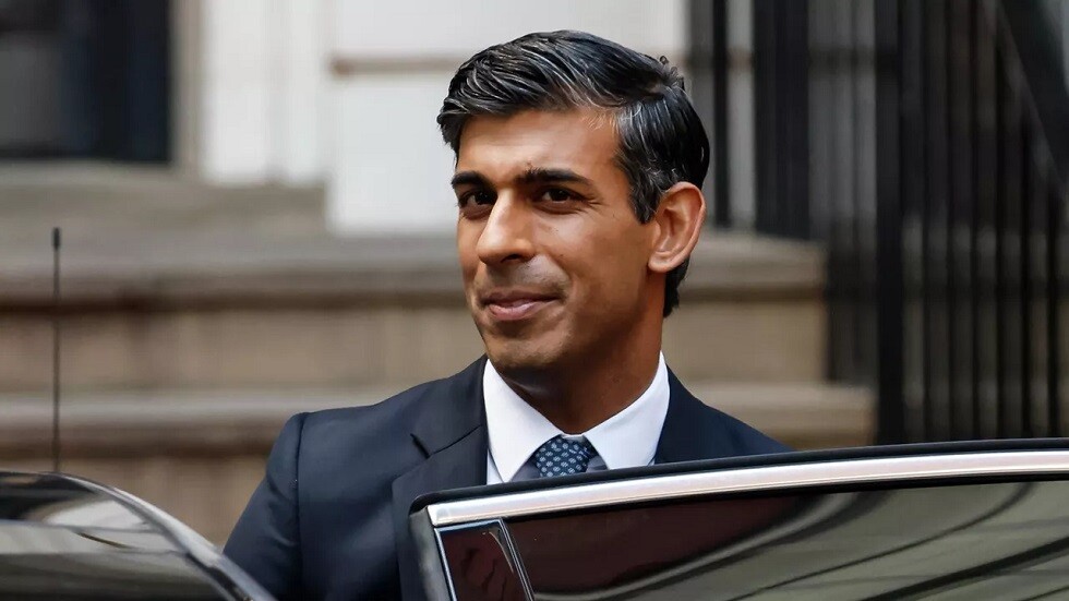 سوناك يتعهد بدعم كييف بألف صاروخ خلال مكالمة هاتفية مع زيلينسكي