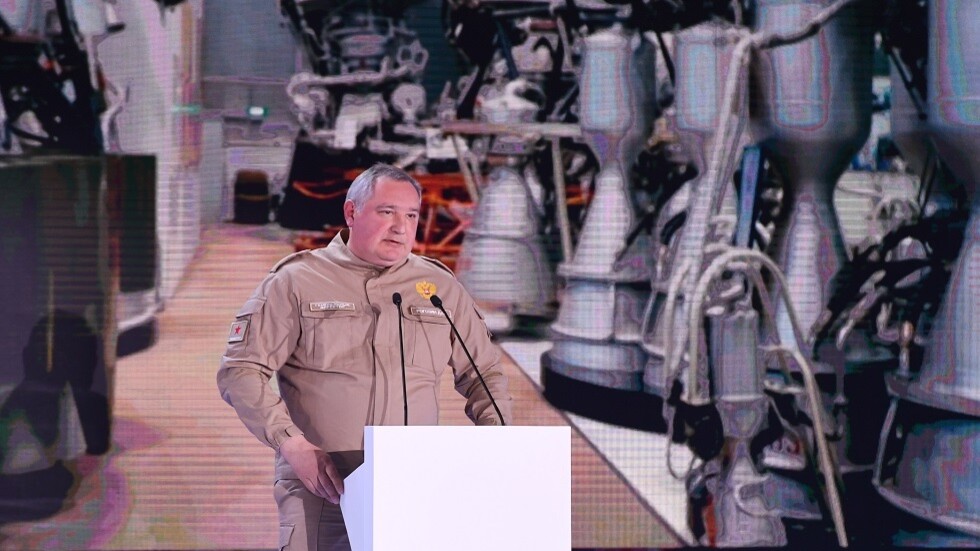 روغوزين يتحدث عن قرب وصول أسلحة حديثة تضمن نصر روسيا في أوكرانيا