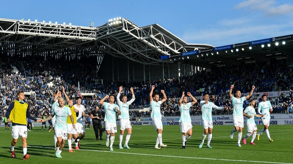 إنتر ميلان يفوز على أتالانتا بـ"نيران صديقة".. فيديو