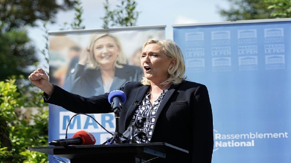 مارين لوبان تهاجم المهاجرين غير الشرعيين وخاصة الجزائريين مجددا