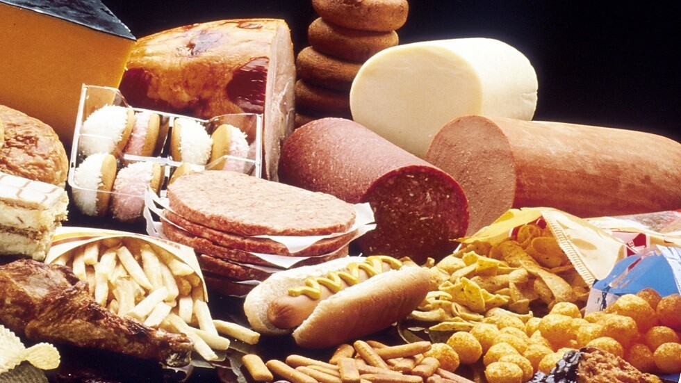 علماء يصنفون الأطعمة المسببة للإدمان والضارة مثل السجائر