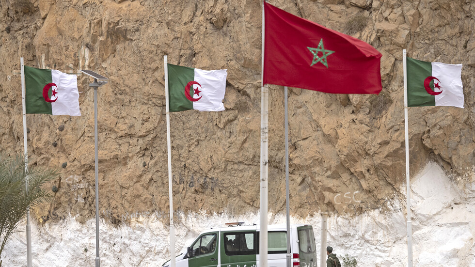 السفير التركي لدى المغرب يتحدث عن  أطراف ثالثة تستفيد من صراع الصحراء بين الرباط والجزائر