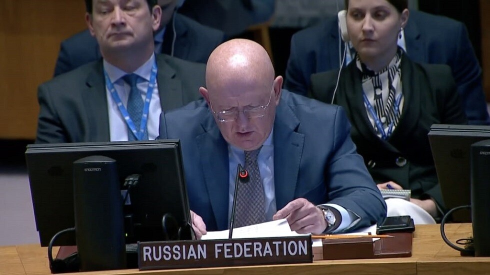 مندوب روسيا في الأمم المتحدة يشير إلى "سمعة" الدفاع الجوي الأوكراني ويذكر بحوادث سابقة