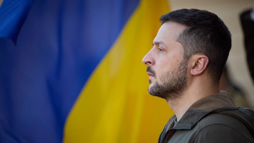 نائب فرنسي: زيلينسكي شخص خطير وعلى الغرب أن يكف عن دعم نظامه على الفور