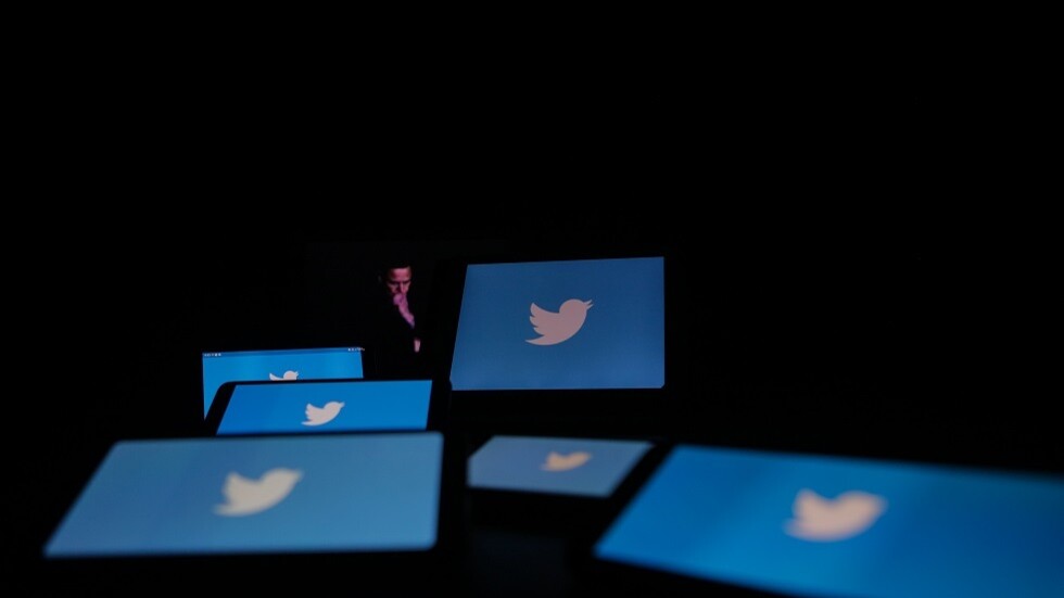 شبكة CBS تعلق استخدام "تويتر" وسط حالة من عدم اليقين منذ استحواذ ماسك عليها