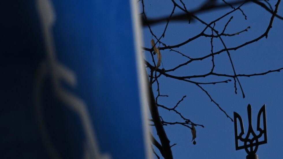 هدايا تذكارية بريطانية للعسكريين الأوكرانيين تفوح منها رائحة النازية