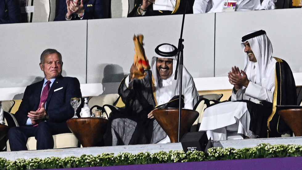 ما قصة القميص الذي ارتداه