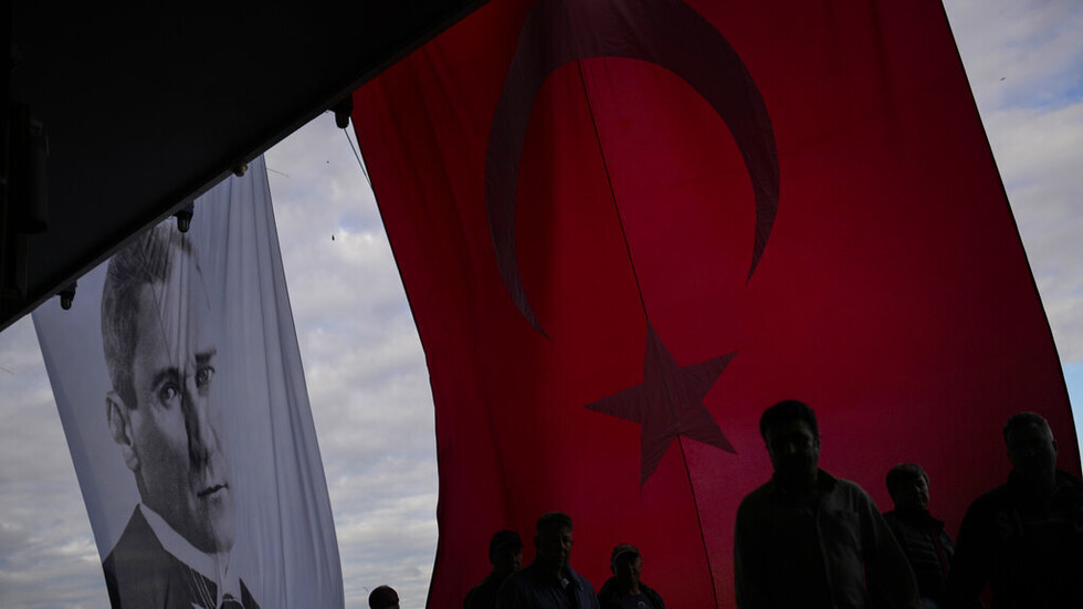 تركيا تعلن سقوط 3 صواريخ إخرى قرب الحدود مع سوريا