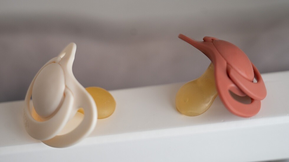 أغرب من الخيال.. ولادة توأمين من أجنة جمدت 30 عاما (صورة + فيديو)