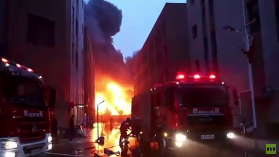 معظمهم قضى حرقا.. عشرات القتلى إثر حريق هائل في مصنع وسط الصين