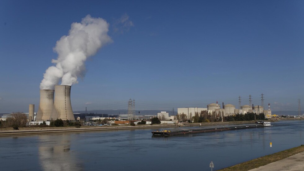 "بلومبرغ": الدول الأوروبية تنتظر بفارغ الصبر أخبارا من فرنسا