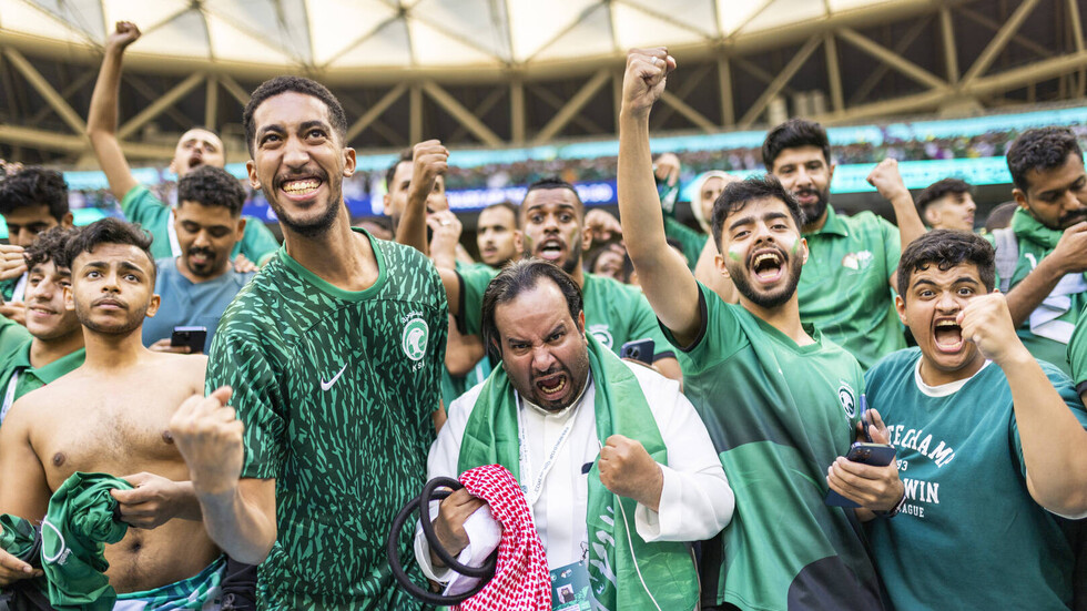 قائد جمهور البرازيل يحتفل بسقوط الأرجنتين أمام السعودية: "ميسي وينه .. كسرنا عينه"