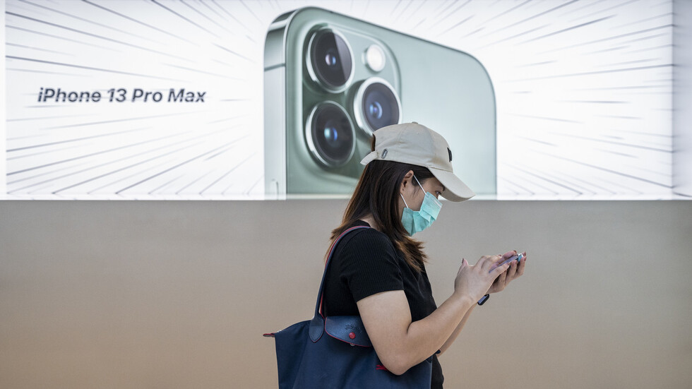 احتجاجات في أكبر مصنع "آي فون" في العالم