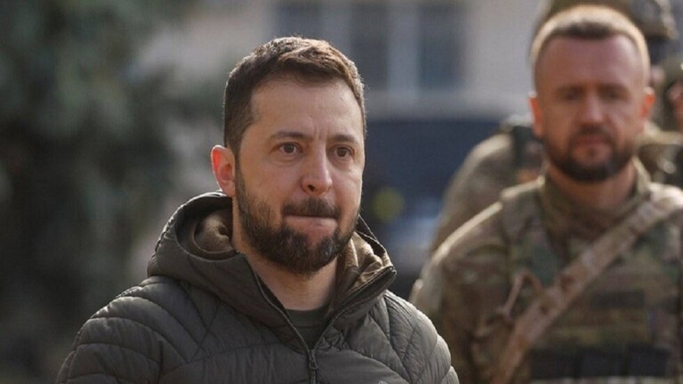 زيلينسكي يوقع موازنة الدولة لعام 2023 بعجز قدره 38 مليار دولار