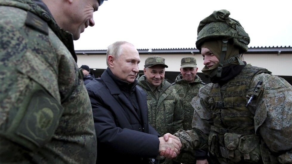 بوتين: ليس هناك حاجة لأي إجراءات استثنائية بخصوص تأمين احتياجات القوات المسلحة