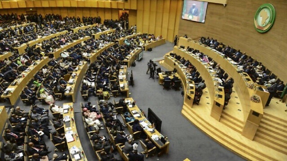 افتتاح أعمال قمة الاتحاد الإفريقي الاستثنائية تحت شعار التنوع الاقتصادي في القارة