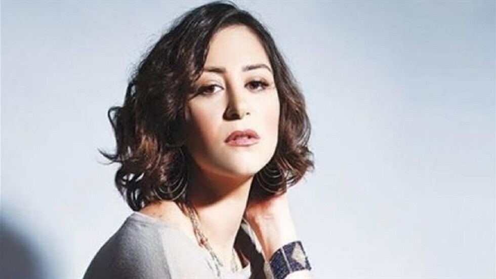موقع مصري ينشر أول صورة للممثلة منة شلبي خلال حجزها على خلفية قضية المواد المخدرة (صورة)