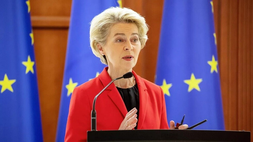 فون دير لاين تتعهد بالمساعدة في استعادة إمدادات الطاقة والتدفئة في أوكرانيا