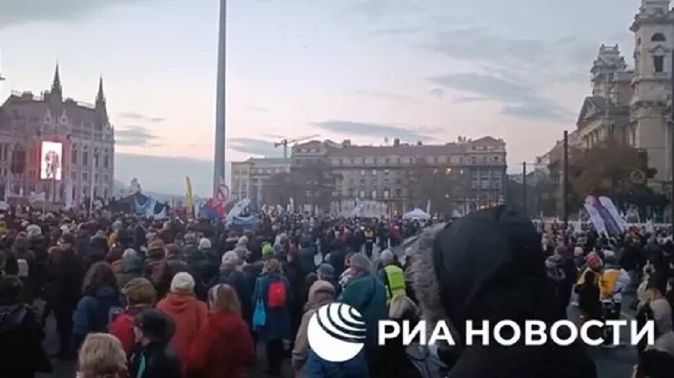 هنغاريا.. احتجاجات للمعلمين بسبب تدني الأجور في بودابست