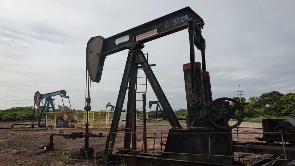 "شيفرون" تعلّق بعد سماح واشنطن لها تسويق النفط الفنزويلي