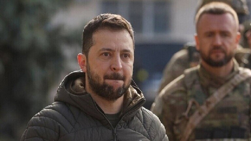 سياسيون فرنسيون يصفون زيلينسكي بـ "الشخص الخطير" ويطالبون بلادهم بالكف عن دعمه