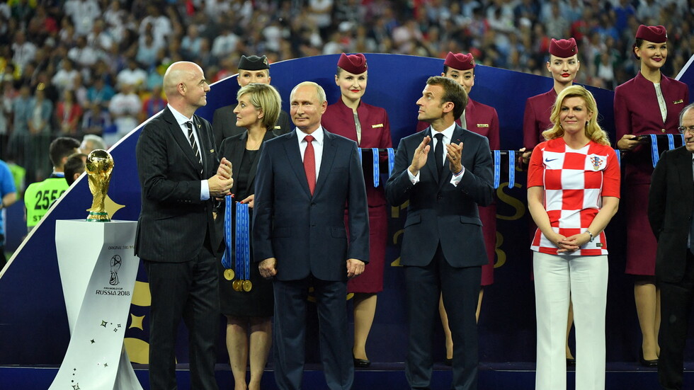 حضور لافت لرئيسة كرواتيا السابقة في شوارع قطر (فيديو+ صور)