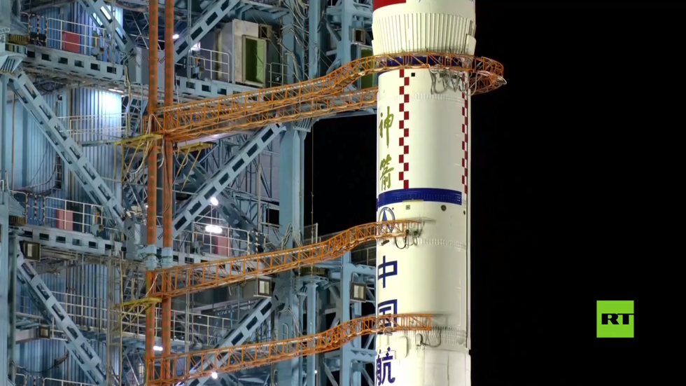 بالفيديو.. إطلاق مركبة 