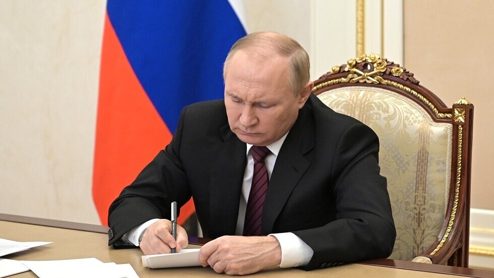 بوتين يوعز بإعداد نظام لدخول الأجانب إلى روسيا بدون تأشيرات