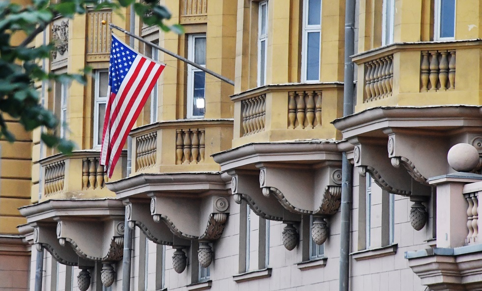 أنتونوف يعلق على الوضع حول السفارة الأمريكية في موسكو