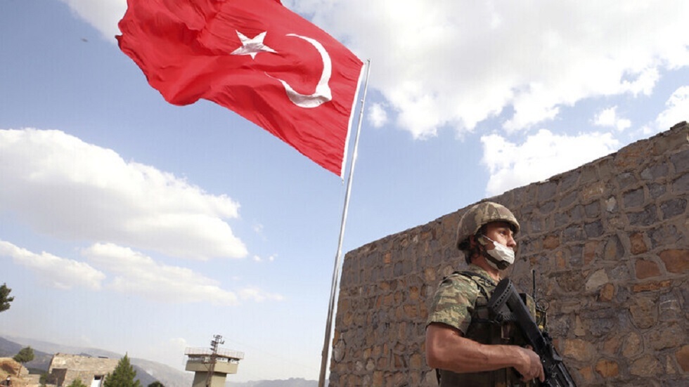 تركيا تعلن مقتل أحد ضباطها وإصابة آخرين في هجوم للعمال الكردستاني شمالي العراق