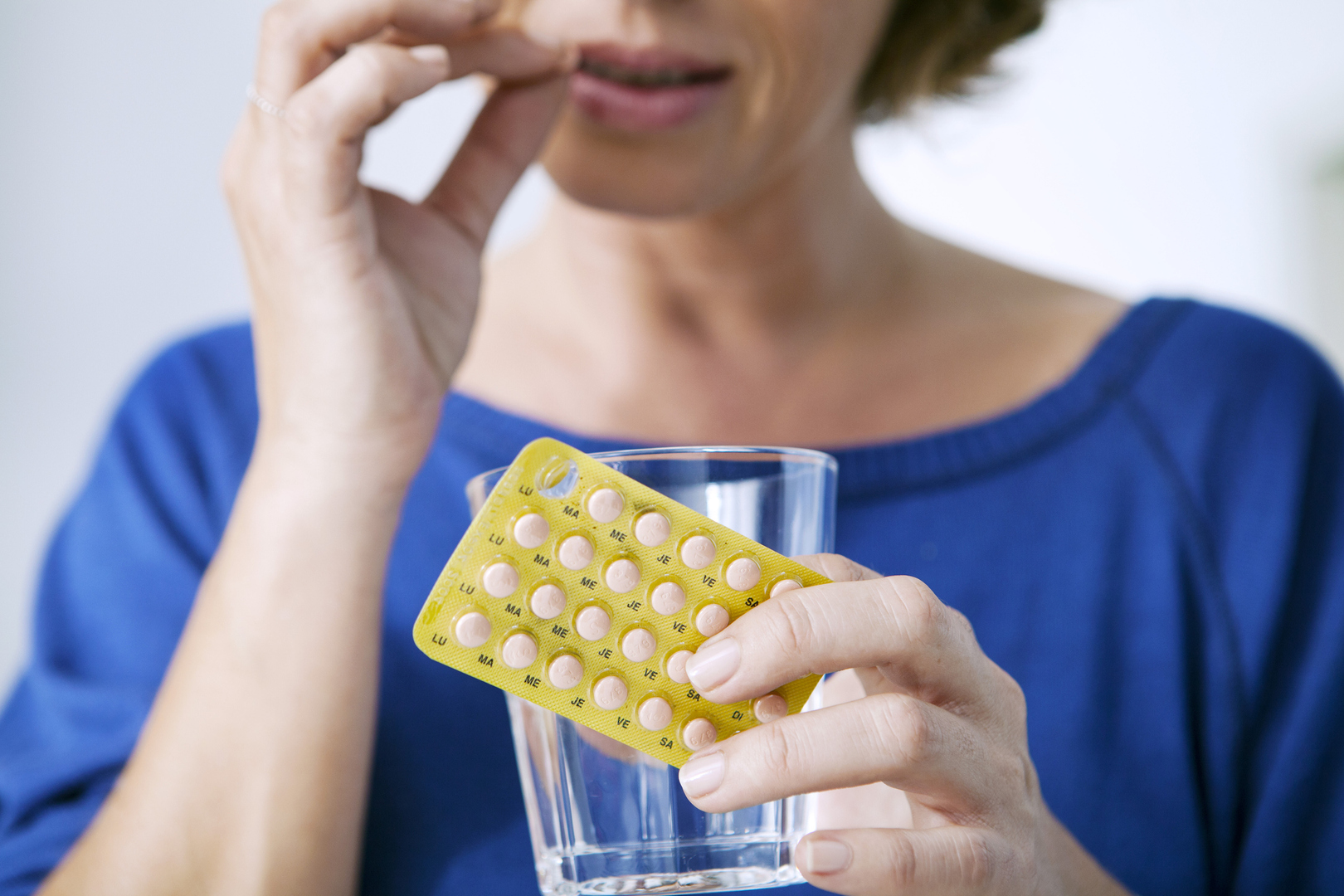 أدوية شائعة لانقطاع الطمث قد تحمي النساء من أمراض باركينسون وألزهايمر