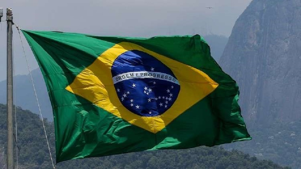 وفاة مغنية برازيلية شهيرة بعد استئصال ورم بأنفها