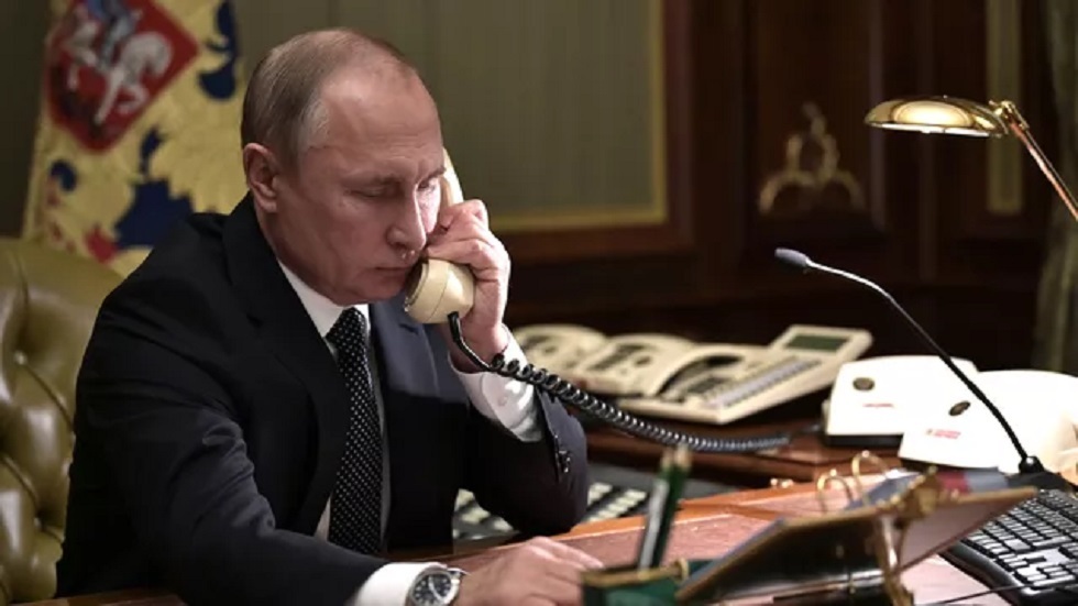 الرئيسان الروسي والإيراني يبحثان في اتصال هاتفي التعاون السياسي والاقتصادي بين البلدين