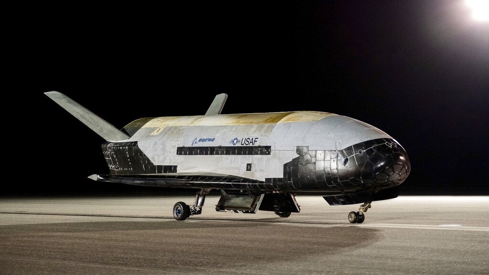 طائرة عسكرية أمريكية غير مأهولة تعود للأرض بعد قضائها 908 أيام في الفضاء