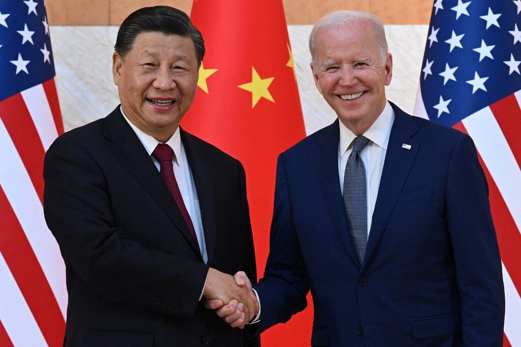 وزير الدفاع الأمريكي يلتقي نظيره الصيني في كمبوديا