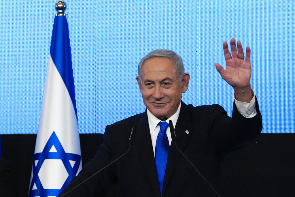 نتنياهو يدعو ولي عهد البحرين لزيارة إسرائيل