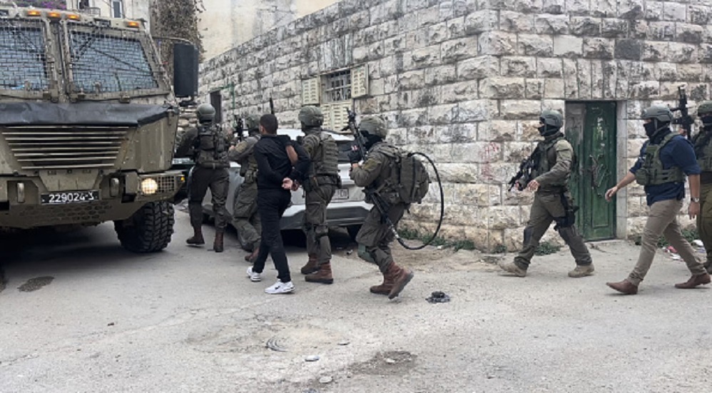 القوات الإسرائيلية تقتحم منزل منفذ عملية سلفيت
