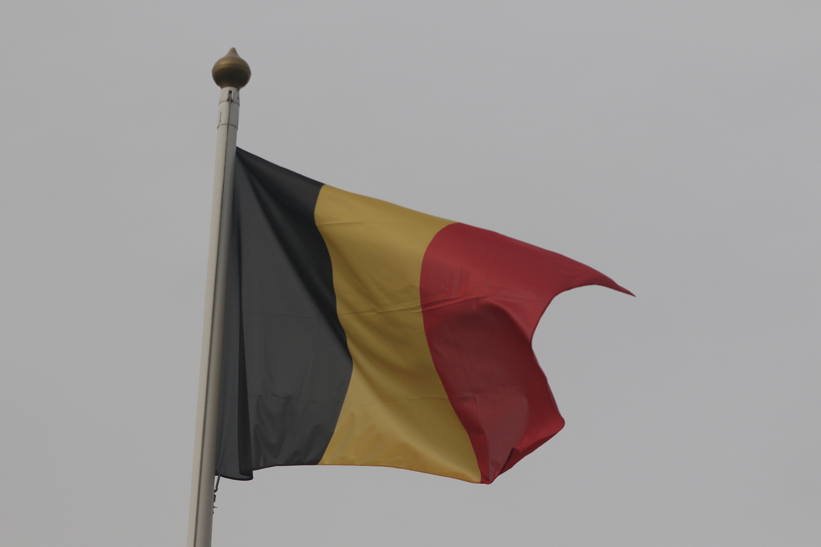محكمة بلجيكية تؤكد رفض تسليم الإمام المغربي إيكويسن إلى فرنسا