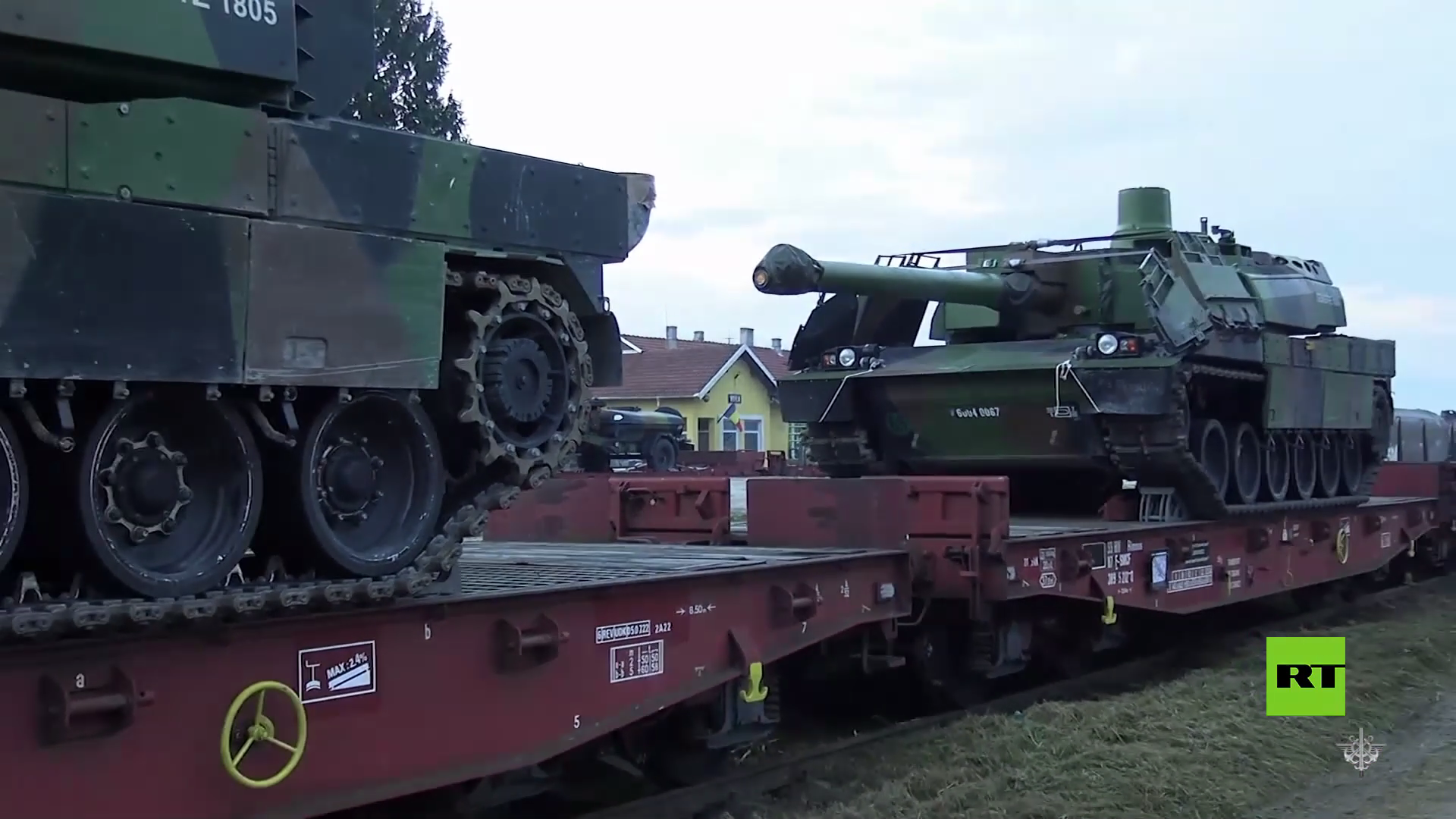 بالفيديو.. مجموعة الدبابات الفرنسية تصل إلى رومانيا